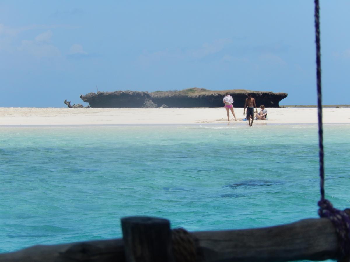 Blue Monkey Beach Cottages Shimoni ภายนอก รูปภาพ